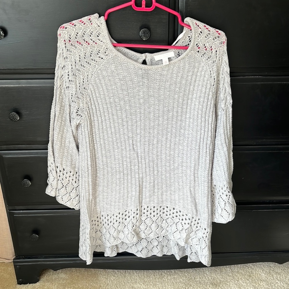 Light weight sweater